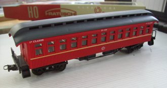 1st CLASS END PLATFORM CARS EFS 2498