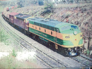 4201 HEADING A FREIGHT TRAIN 120 PIECE JIGSAW PUZZLE