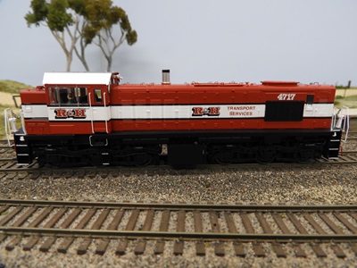 TRAINORAMA HO 4717 R&H TRANSPORT DC/DCC READY
