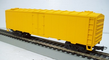 YELLOW HO BOX CAR (ICE BOX) 2016